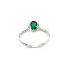 Valkokultainen timanttisormus smaragdilla 033-P7197VSM-185 - Puustjärven Kello & Kulta